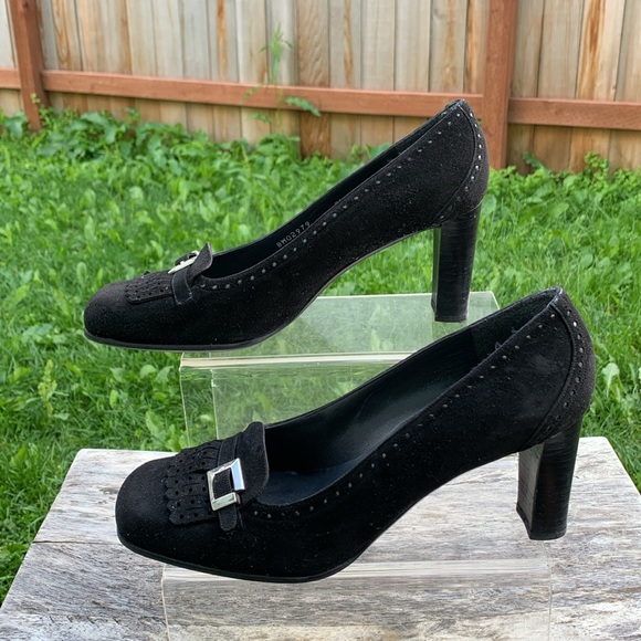 Stuart Weizmann black suede loafer heel - Picture 3 of 15